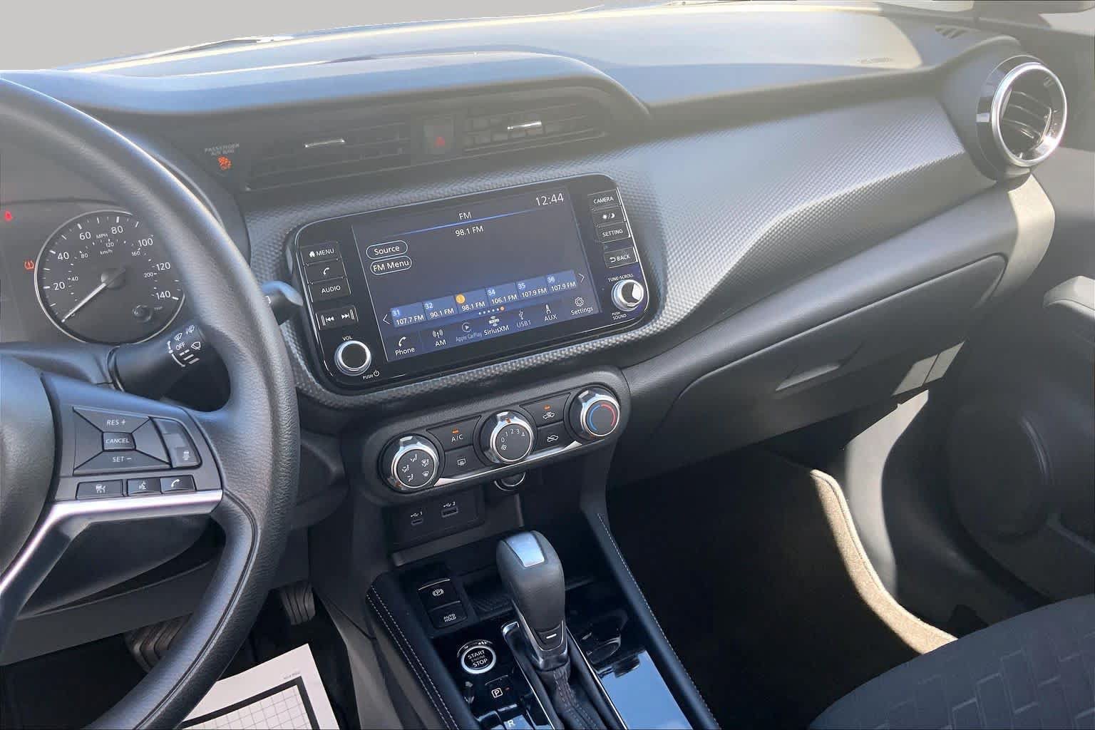 Used 2024 Nissan Kicks SV w/ Exterior Package FWD image 7
