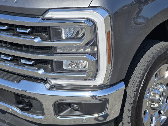Certified 2025 Ford F350 Lariat w/ Lariat Ultimate Package AWD/4WD image 8