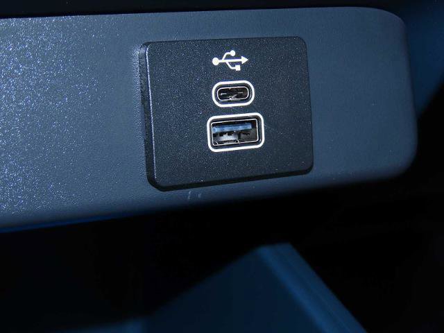 Certified 2025 Ford Maverick XLT w/ XLT Luxury Package image 29