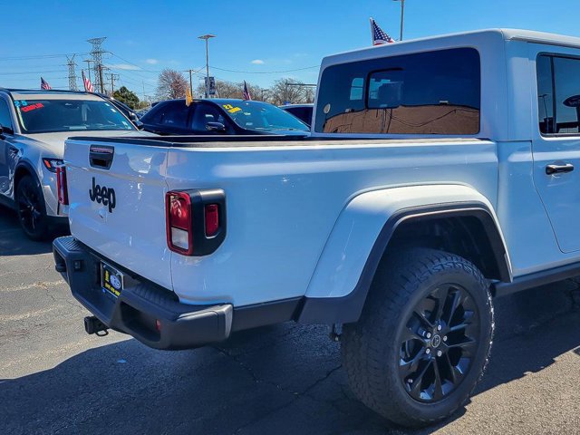 Used 2025 Jeep Gladiator Sport AWD/4WD image 5