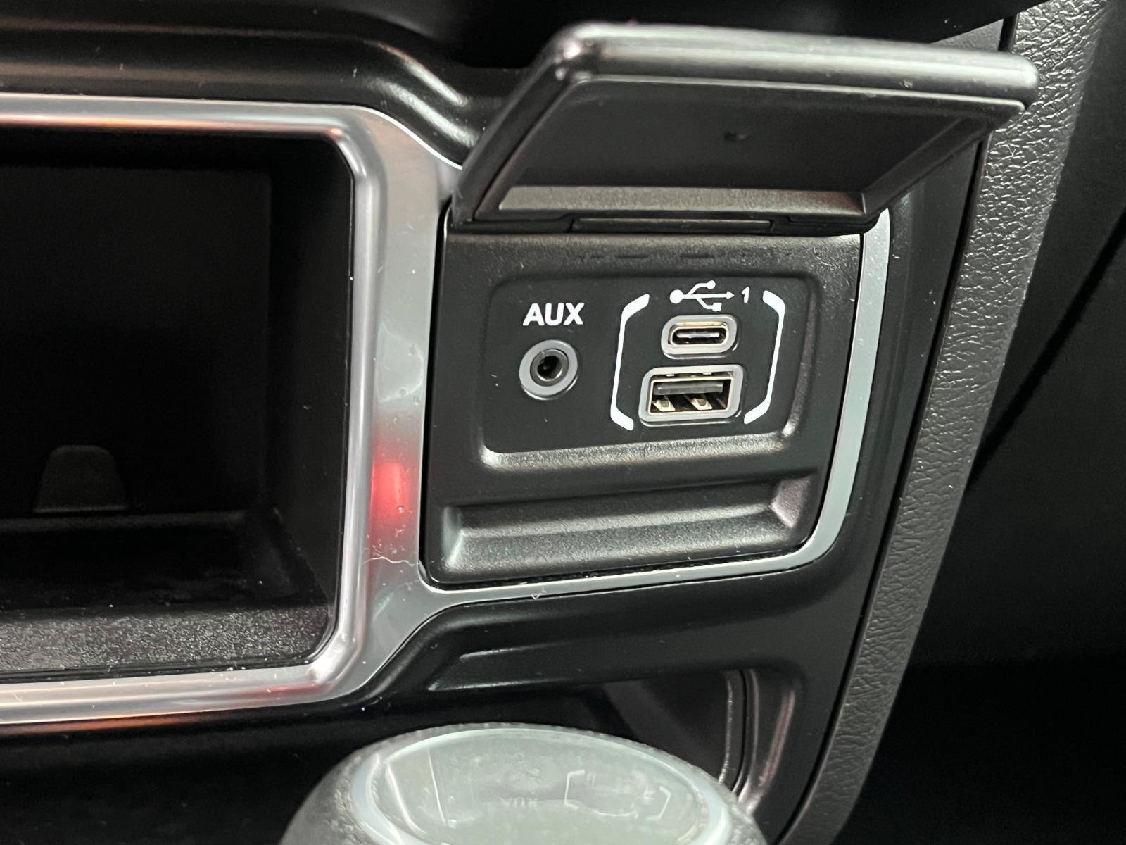 Used 2022 Jeep Wrangler Sport AWD/4WD image 16