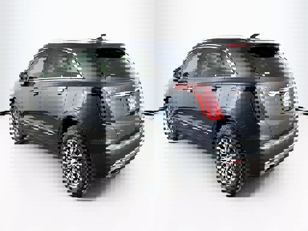 Used 2023 Cadillac XT5 Premium Luxury image 3