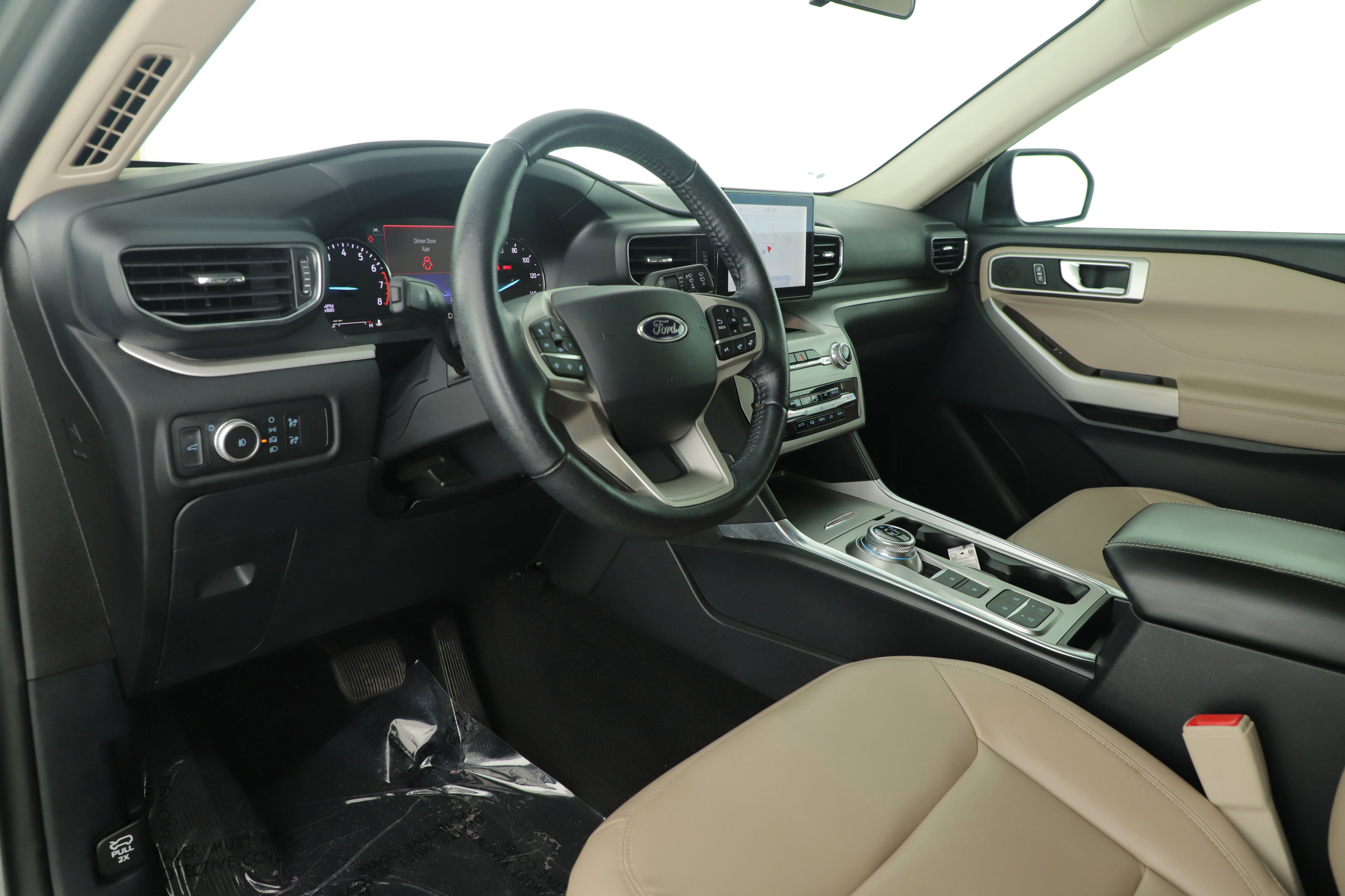 Certified 2020 Ford Explorer XLT w/ Equipment Group 202A image 6