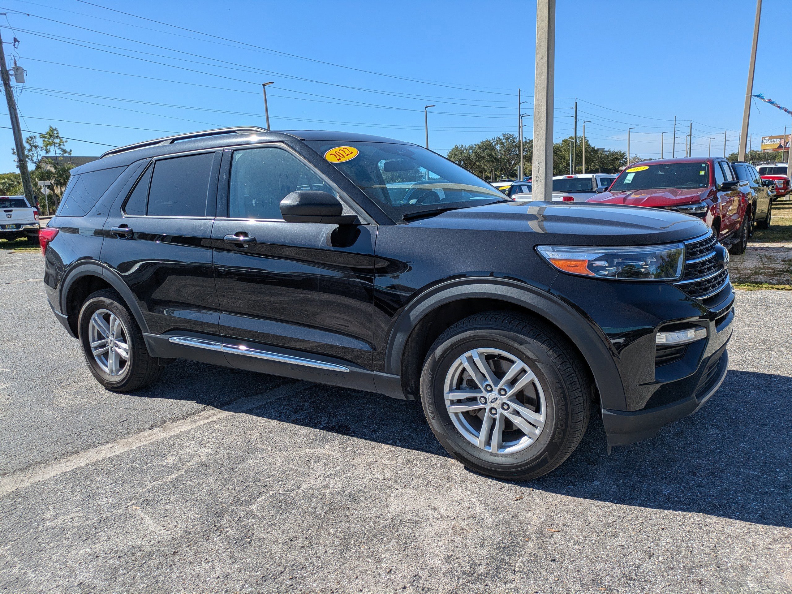 Certified 2022 Ford Explorer XLT w/ Equipment Group 202A image 8