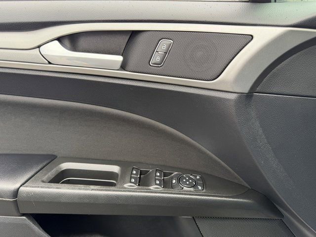 Certified 2020 Ford Fusion SE image 33
