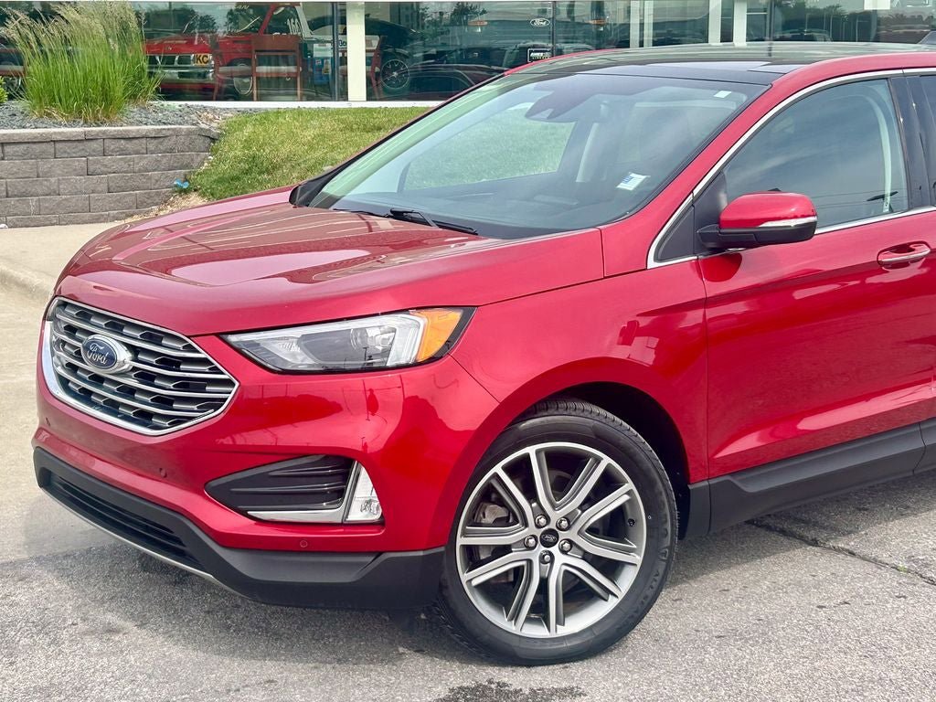 Certified 2024 Ford Edge Titanium AWD/4WD image 2