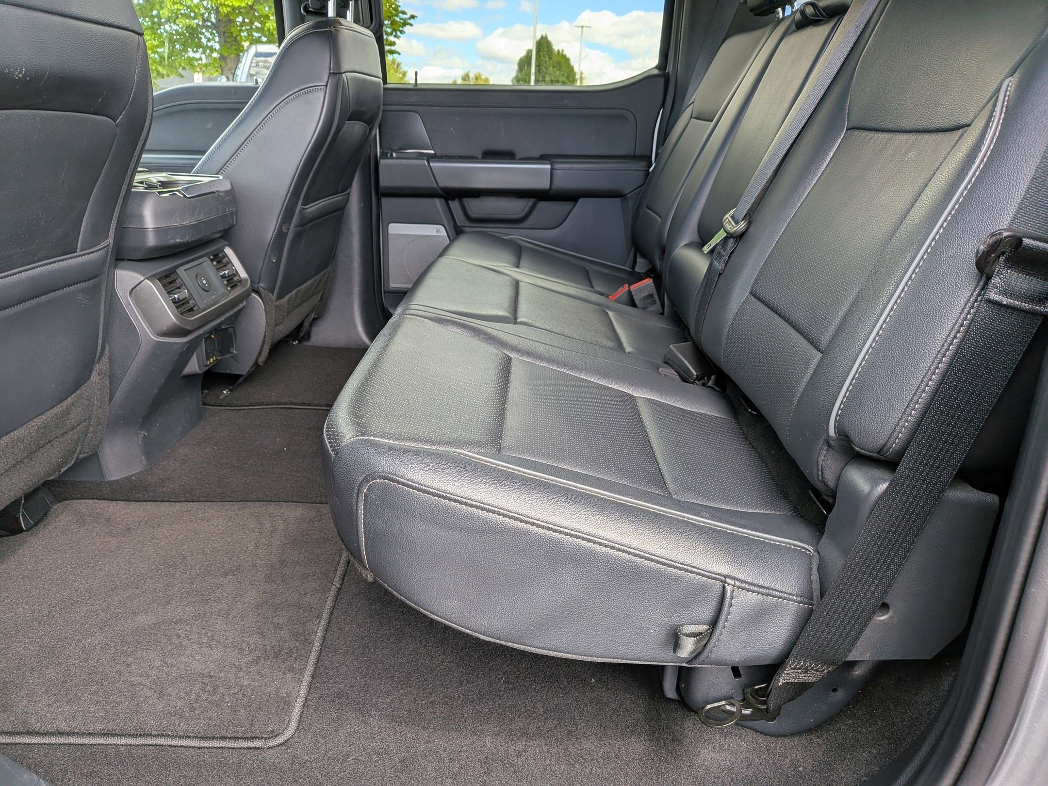 Certified 2025 Ford F150 Lariat image 33