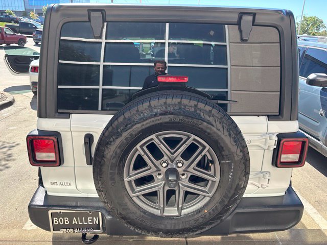 Used 2025 Jeep Wrangler Unlimited Sport AWD/4WD image 19