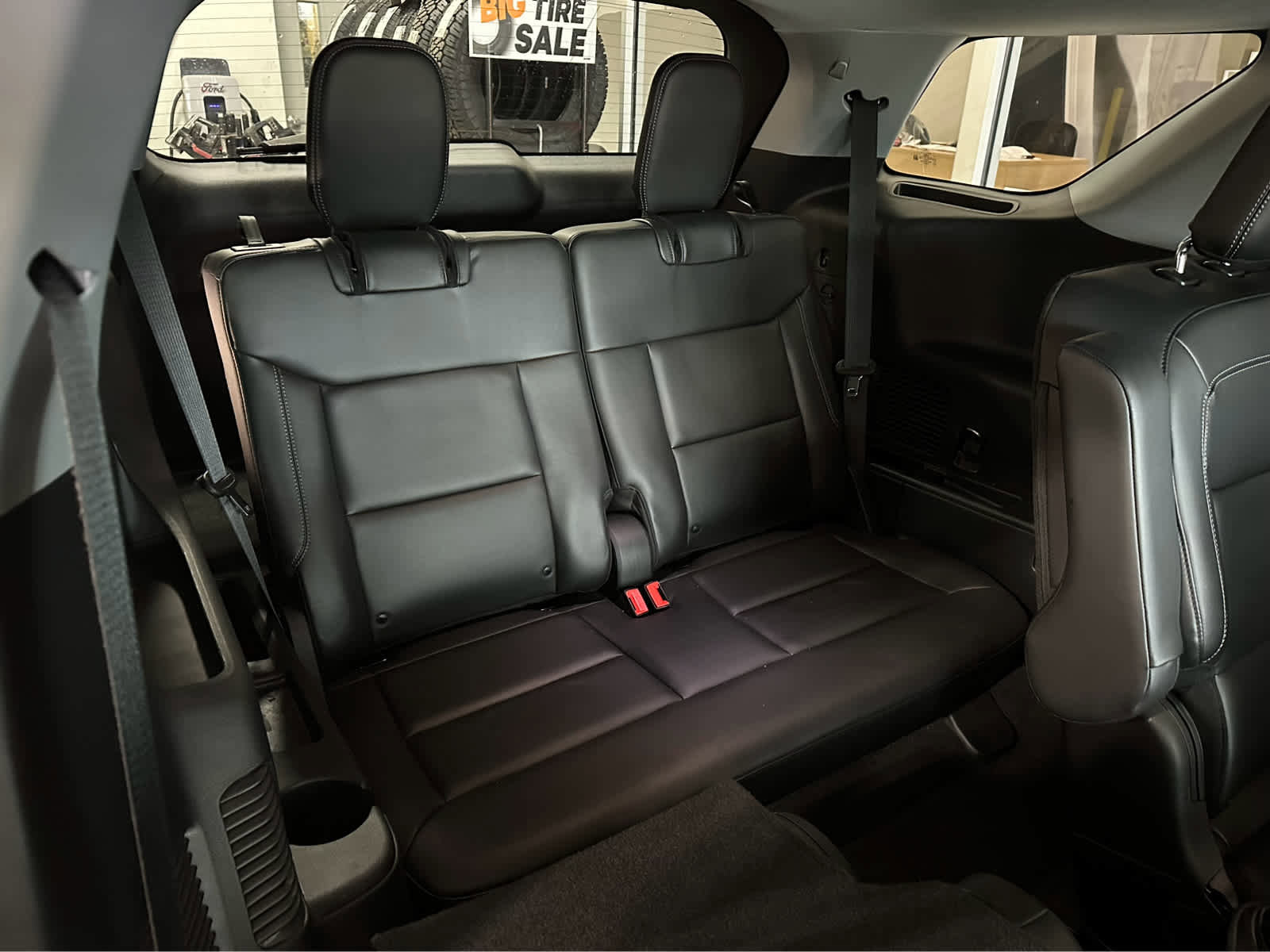 Certified 2022 Ford Explorer XLT w/ Equipment Group 202A image 28