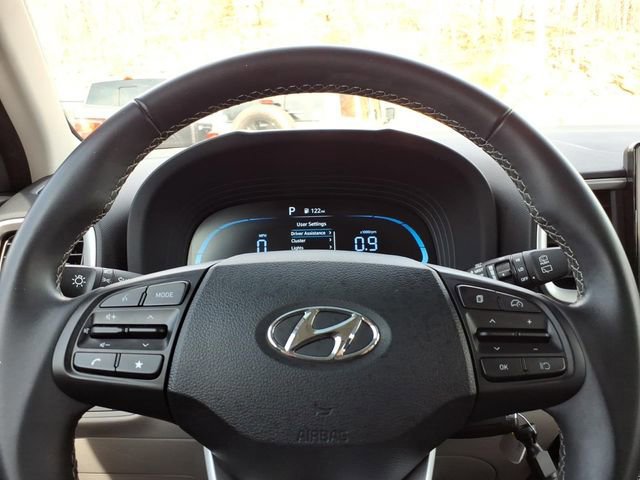 Used 2023 Hyundai Venue SEL image 22