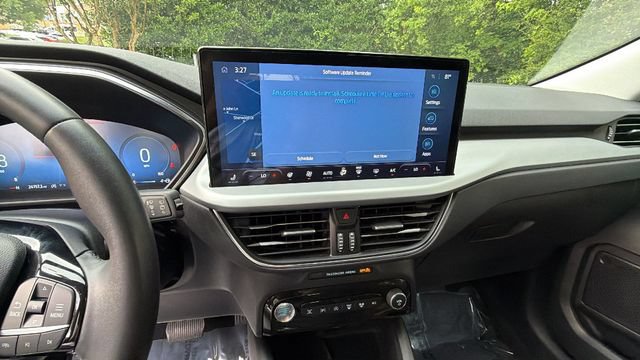 Certified 2024 Ford Escape Platinum AWD/4WD image 30