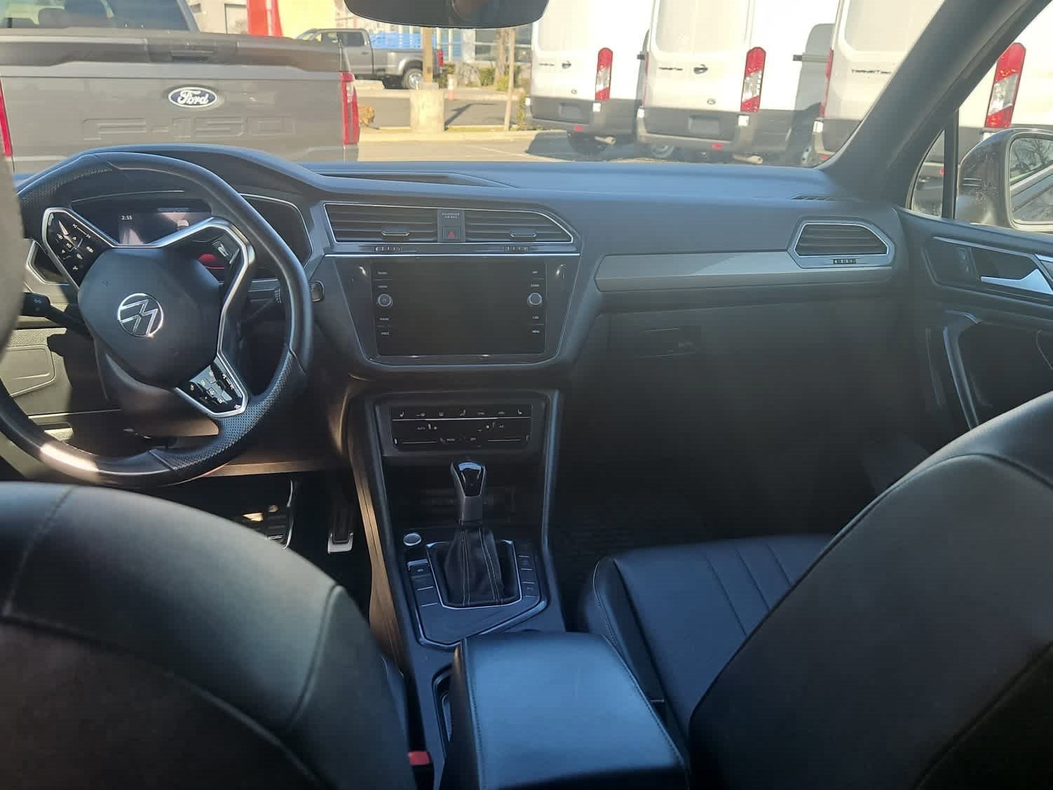 Used 2022 Volkswagen Tiguan SE R-Line image 11