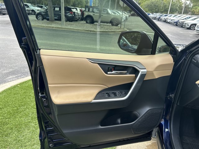 Used 2023 Toyota RAV4 XLE Premium FWD image 10