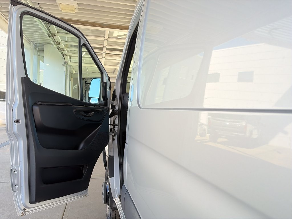 Used 2024 Mercedes-Benz Sprinter 3500 image 10