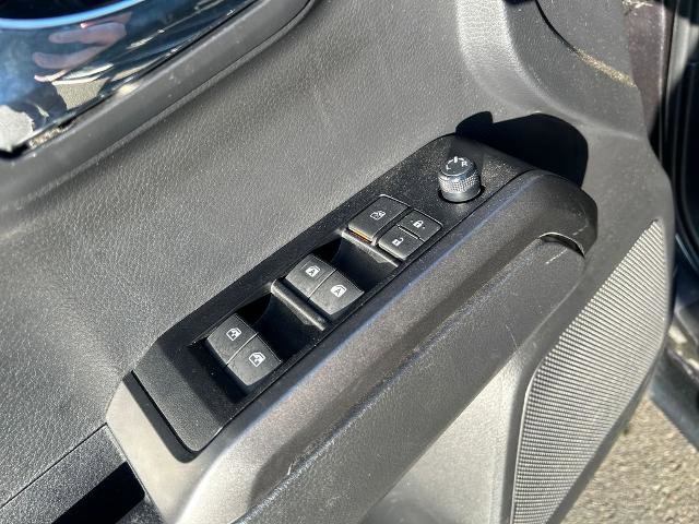 Used 2023 Toyota Tacoma TRD Off-Road w/ Black Out Package (TMS) image 19