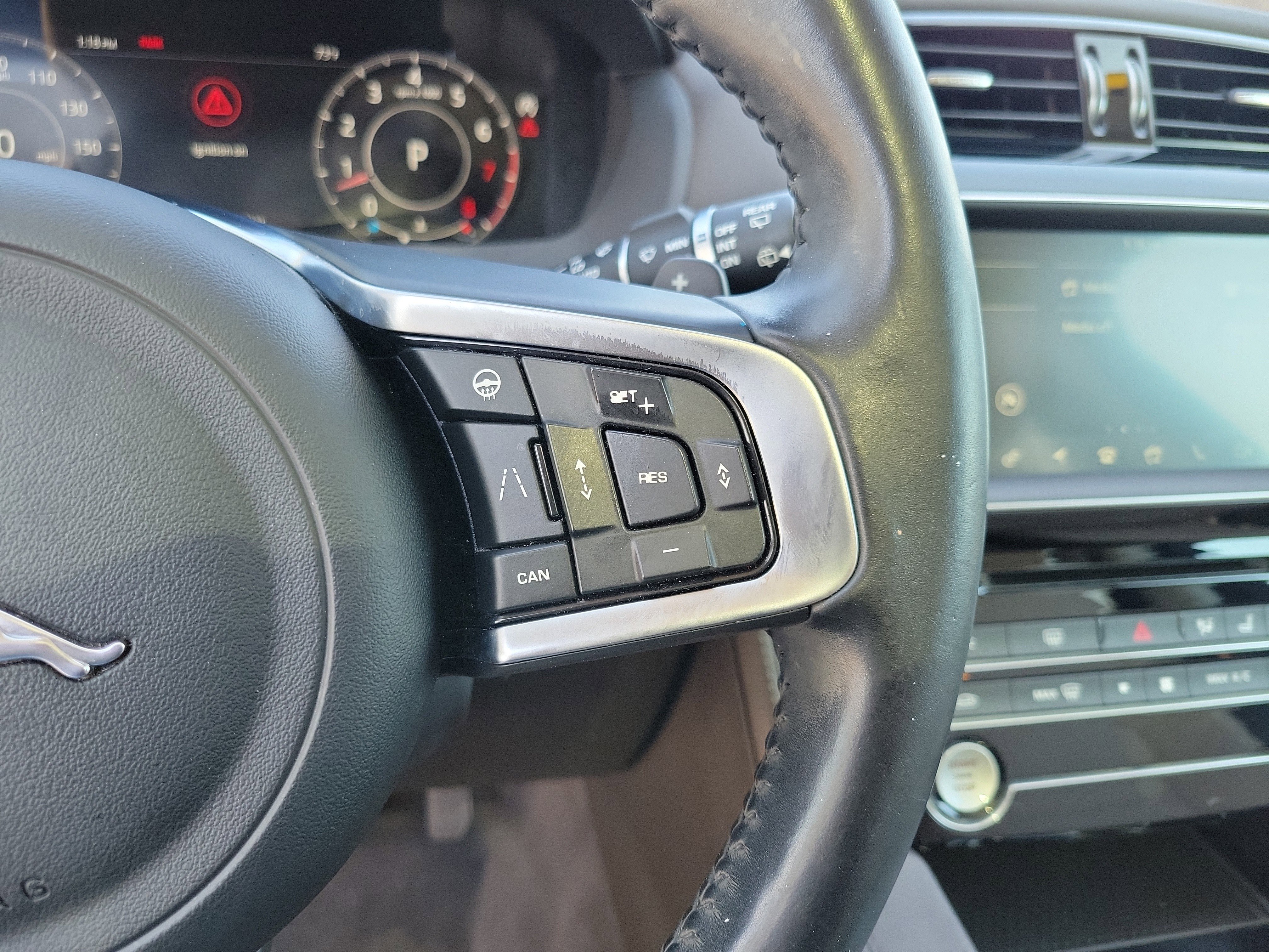 Used 2020 Jaguar F-PACE Prestige image 13