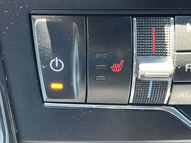 Certified 2019 Ford Explorer XLT w/ Equipment Group 202A image 20