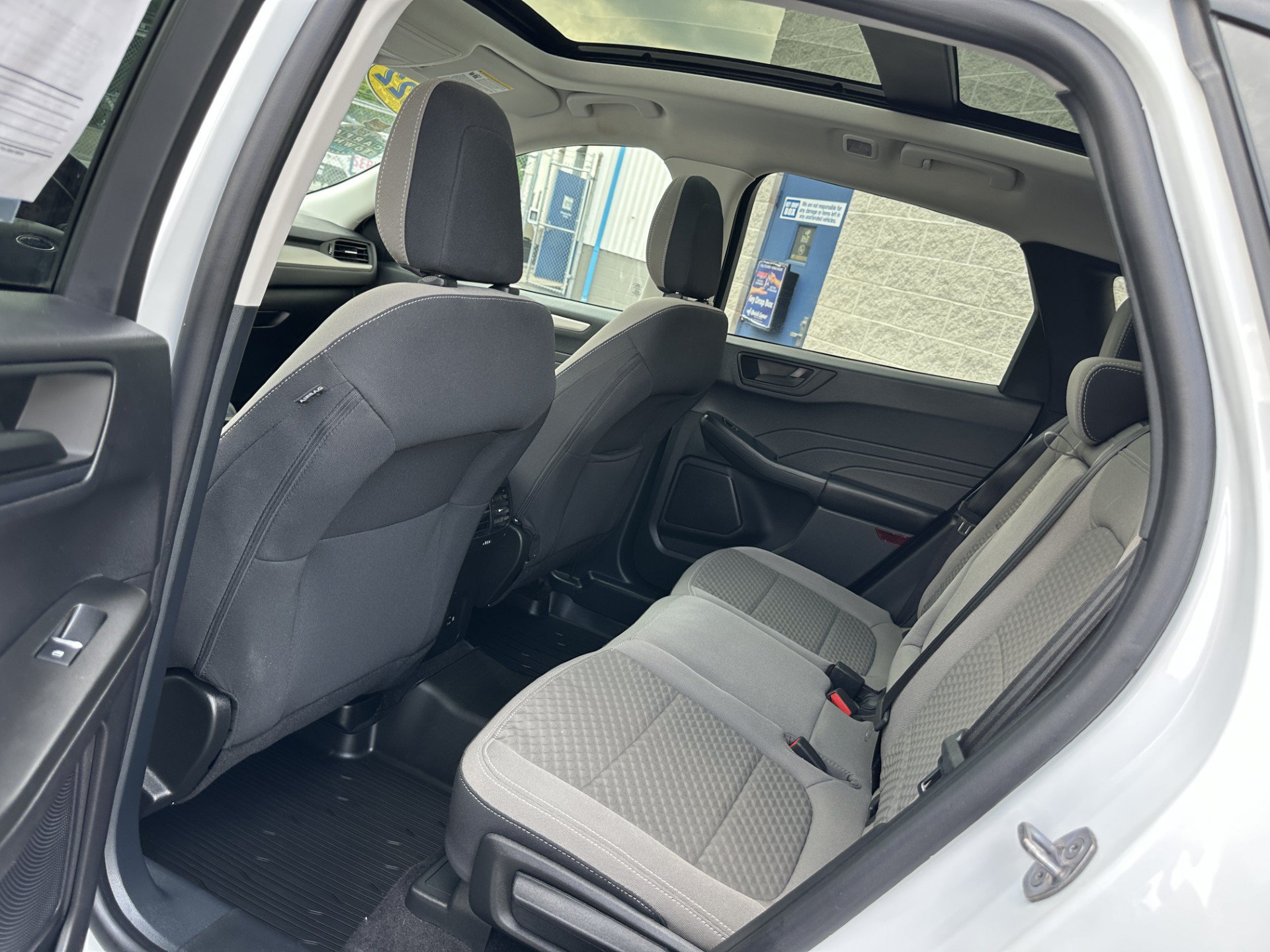 Certified 2022 Ford Escape SE w/ SE Sport Appearance Package AWD/4WD image 10