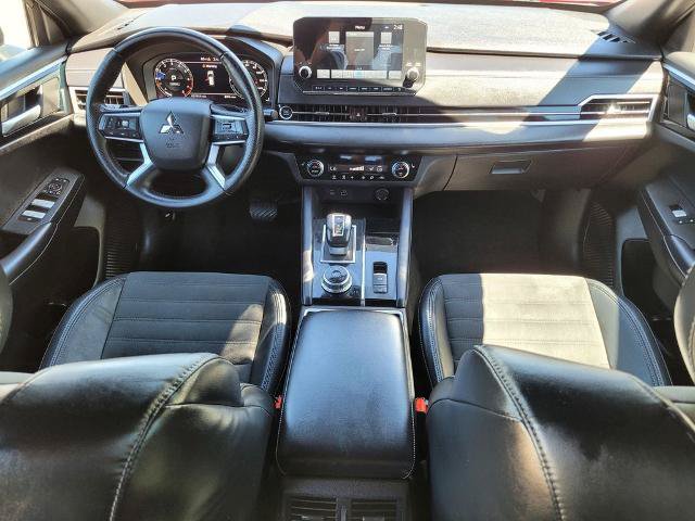 Used 2023 Mitsubishi Outlander SE Black Edition FWD image 14