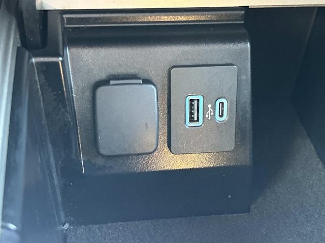 Certified 2023 Ford Explorer XLT AWD/4WD image 39