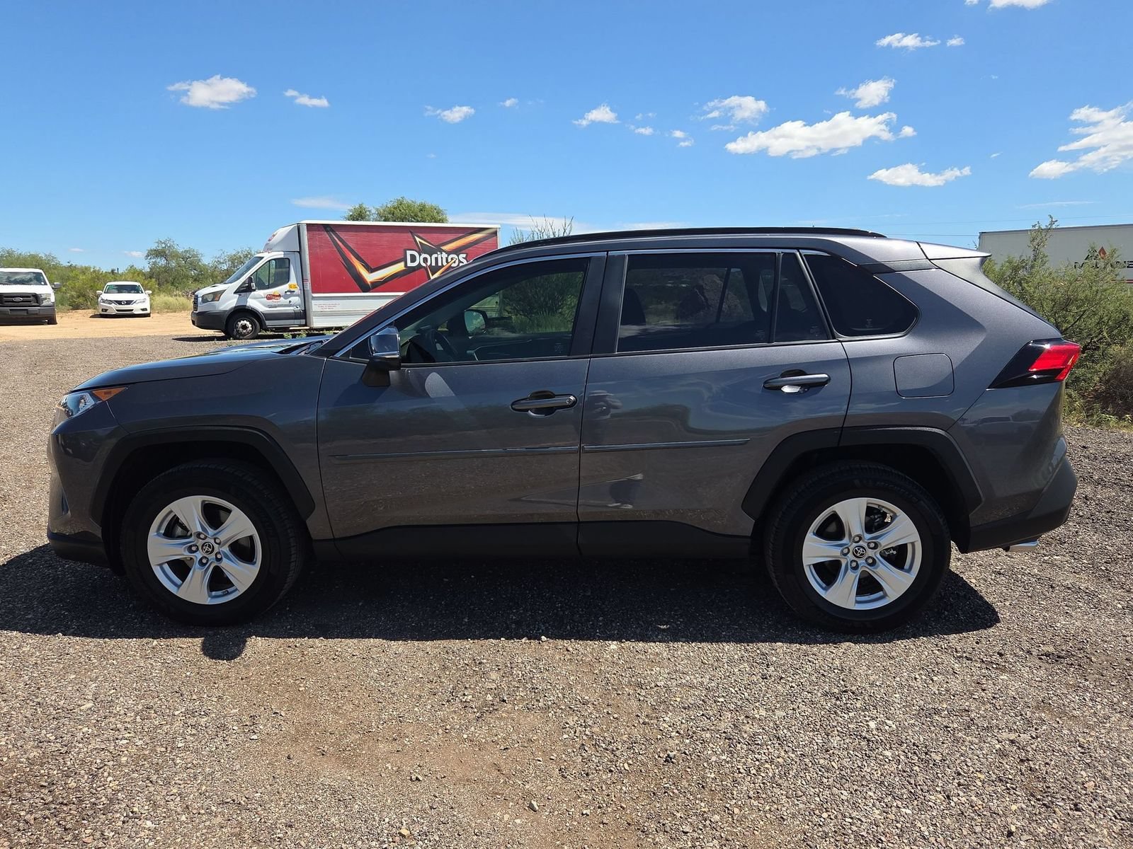 Used 2019 Toyota RAV4 XLE w/ Convenience Package FWD image 9