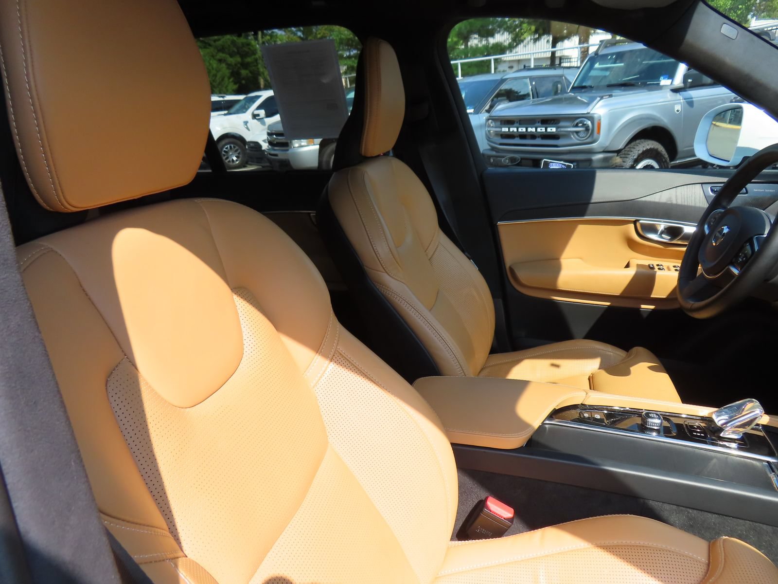Used 2023 Volvo XC90 B6 Ultimate w/ Lounge Package AWD/4WD image 35