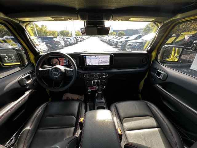 Used 2024 Jeep Wrangler Unlimited Rubicon AWD/4WD image 16