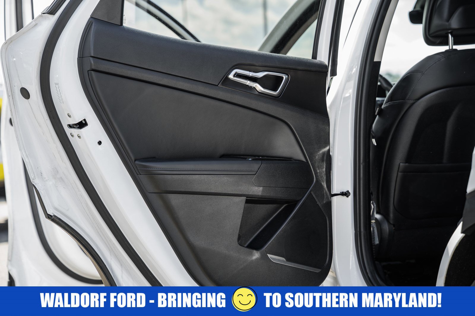 Used 2025 Kia Sportage EX FWD image 34