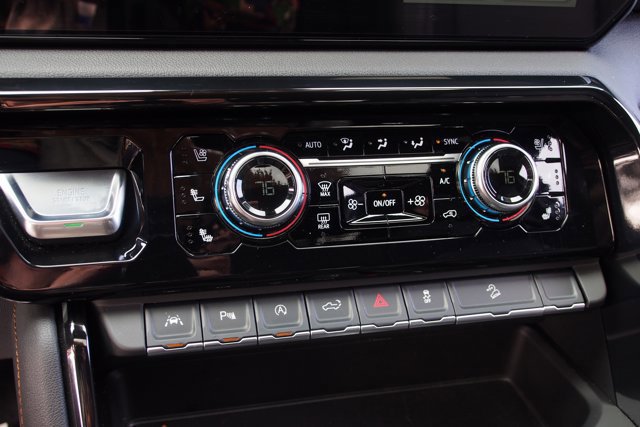 Used 2025 GMC Sierra 1500 AT4 w/ AT4 Premium Package image 26