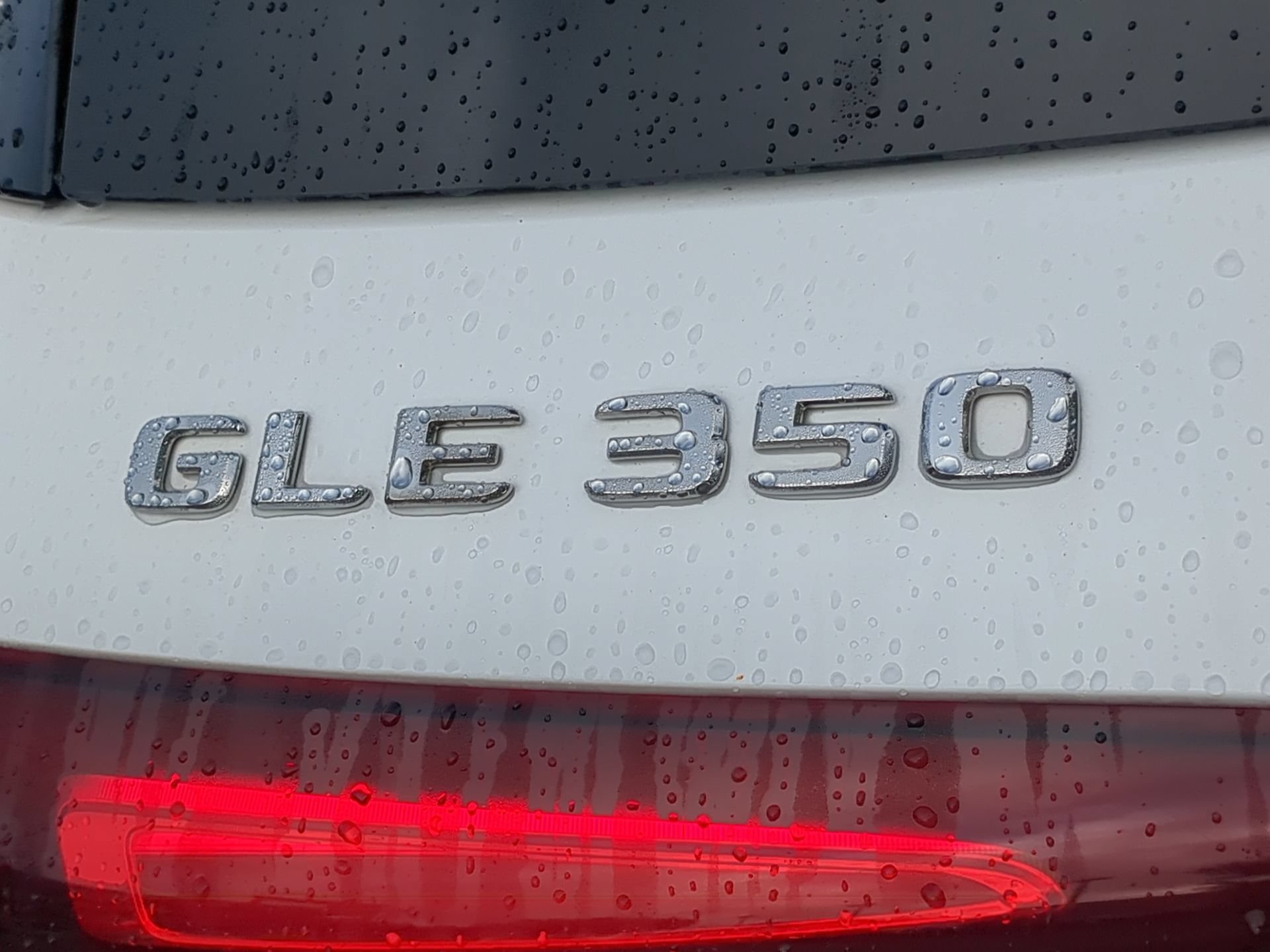 Used 2025 Mercedes-Benz GLE 350 4MATIC w/ Driver Assistance Package image 48