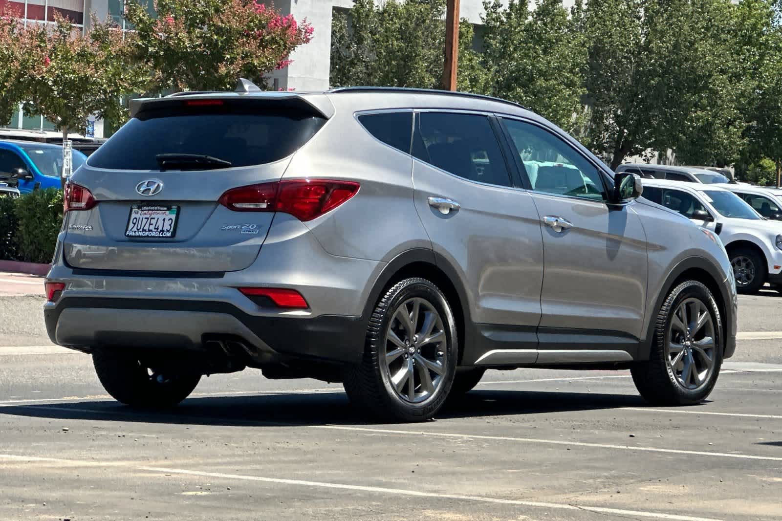 Used 2017 Hyundai Santa Fe Sport w/ 2.0T Ultimate Tech Package 05 FWD video 2