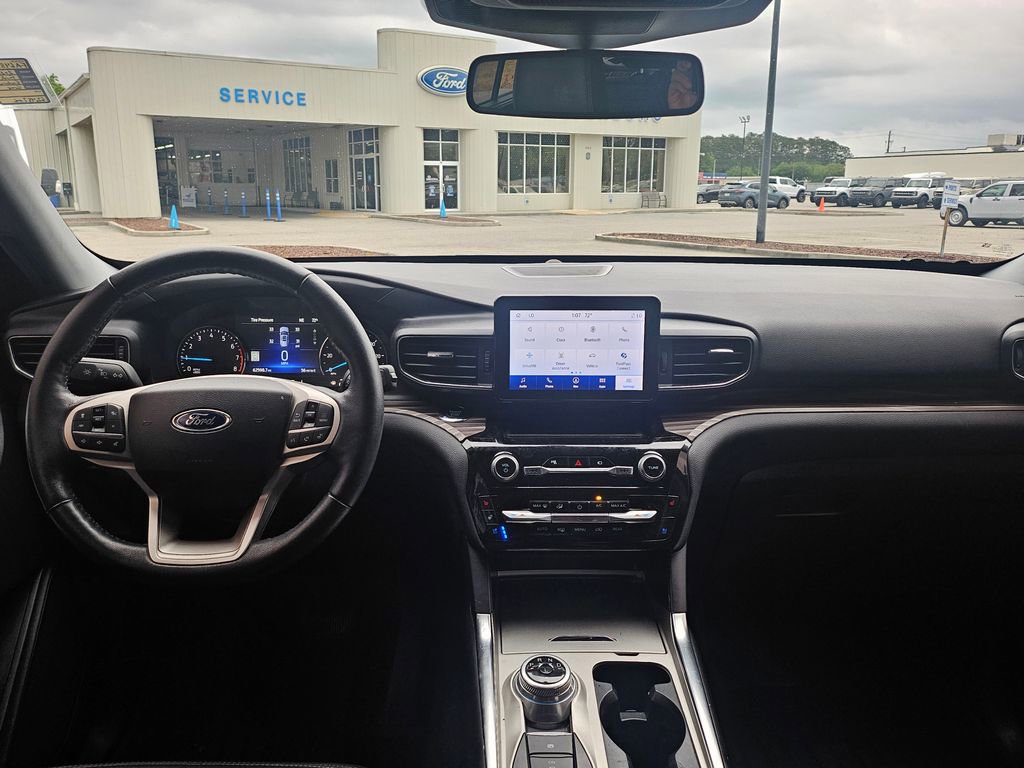 Certified 2022 Ford Explorer Limited AWD/4WD image 5