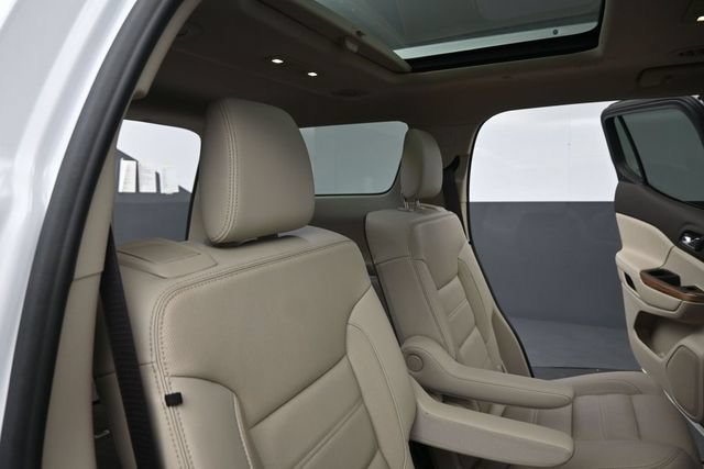 Used 2019 GMC Acadia Denali w/ Technology Package FWD image 27