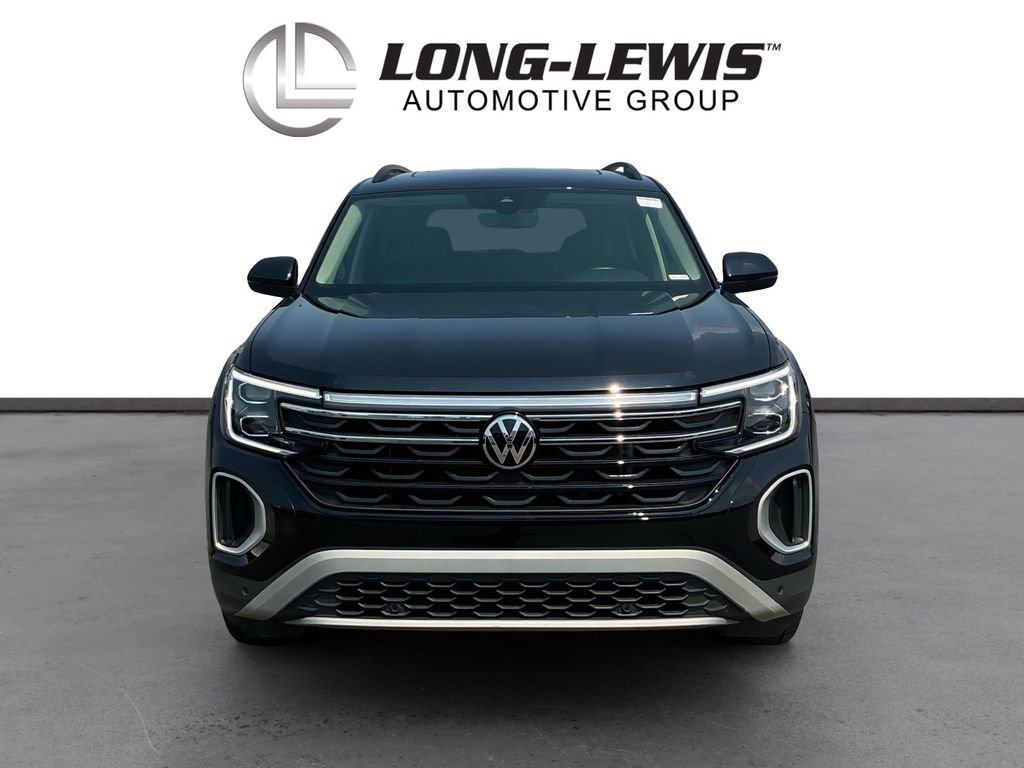 Used 2024 Volkswagen Atlas Peak Edition SE AWD/4WD image 11