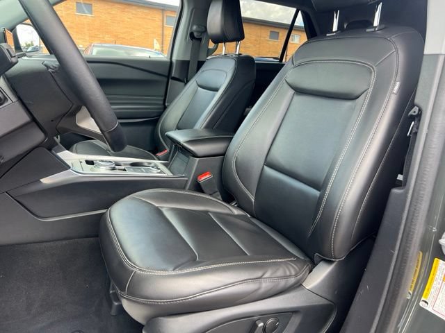 Certified 2023 Ford Explorer XLT w/ Equipment Group 202A AWD/4WD image 18