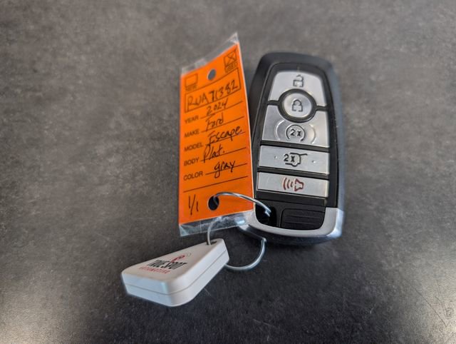 Certified 2024 Ford Escape Platinum AWD/4WD image 38