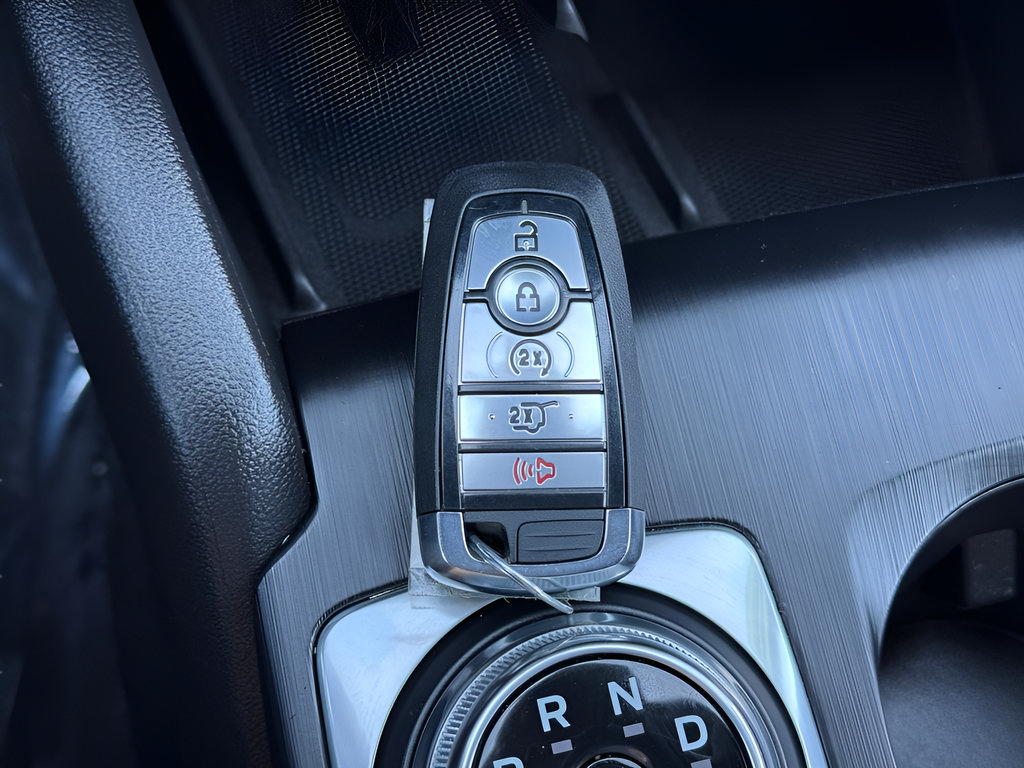 Certified 2025 Ford Escape ST-Line Elite w/ Premium Technology Package AWD/4WD image 15