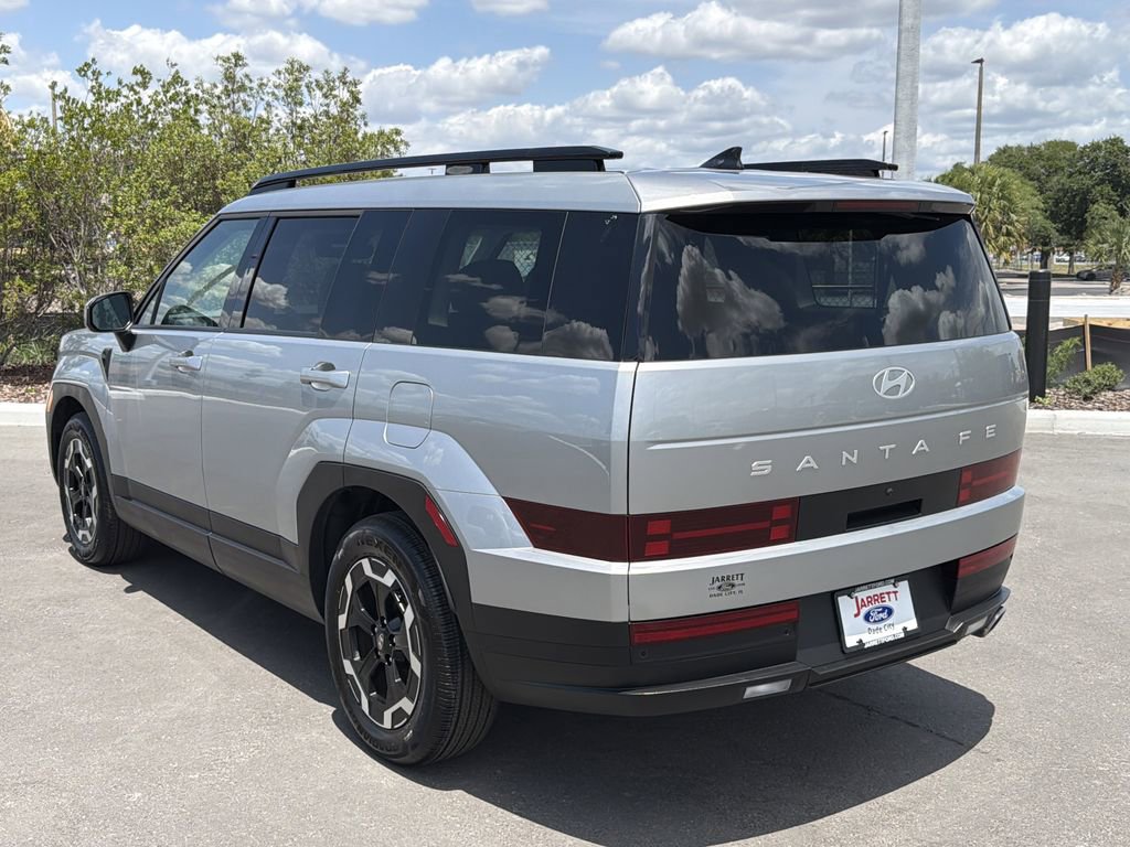 Used 2025 Hyundai Santa Fe SEL FWD image 6