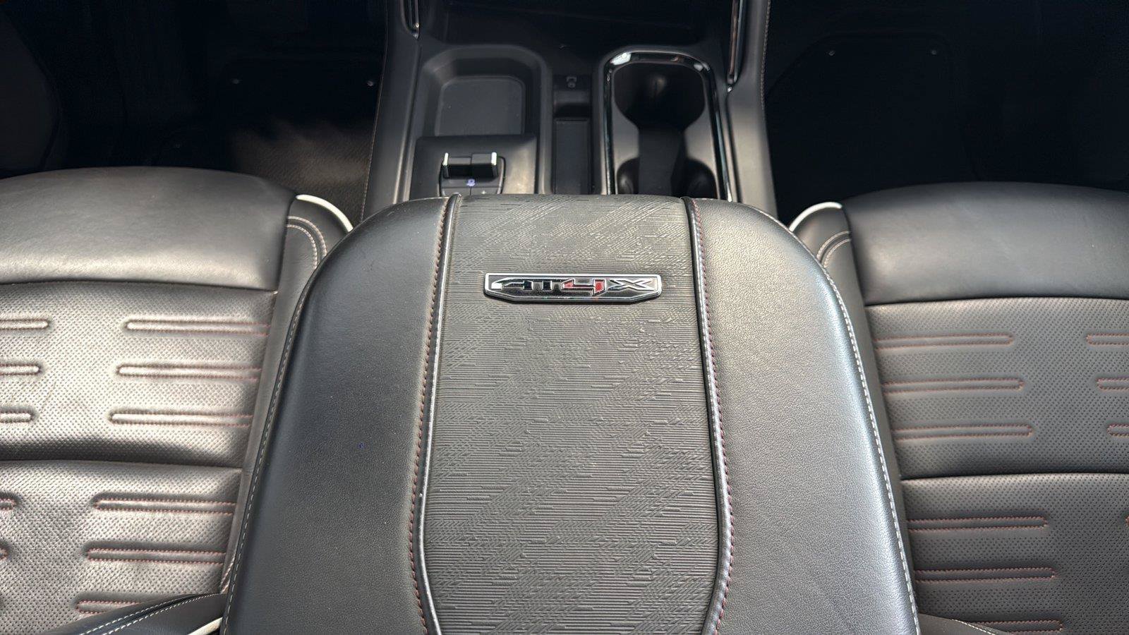 Used 2025 GMC Sierra 2500 AT4X AWD/4WD image 29