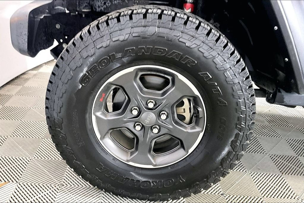Used 2022 Jeep Gladiator Rubicon w/ Trailer Tow Package AWD/4WD image 5