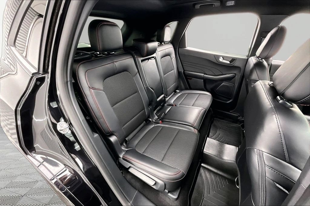 Certified 2025 Ford Escape ST-Line Elite AWD/4WD image 27