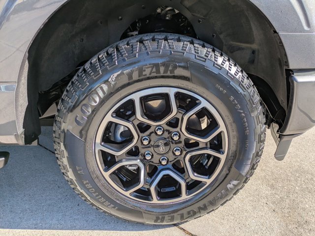 Certified 2022 Ford F150 XLT w/ Equipment Group 302A High image 11