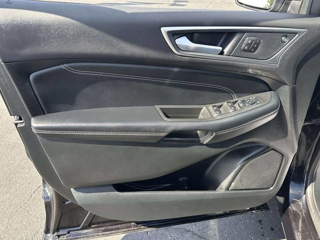Certified 2024 Ford Edge Titanium w/ Equipment Group 301A AWD/4WD image 9