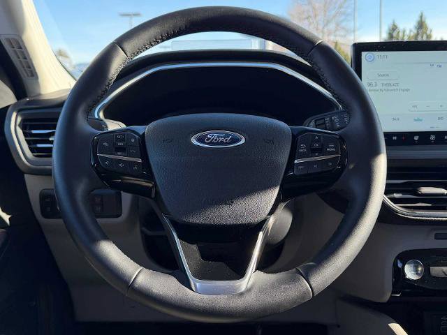 Certified 2025 Ford Escape Platinum w/ Premium Technology Package image 11