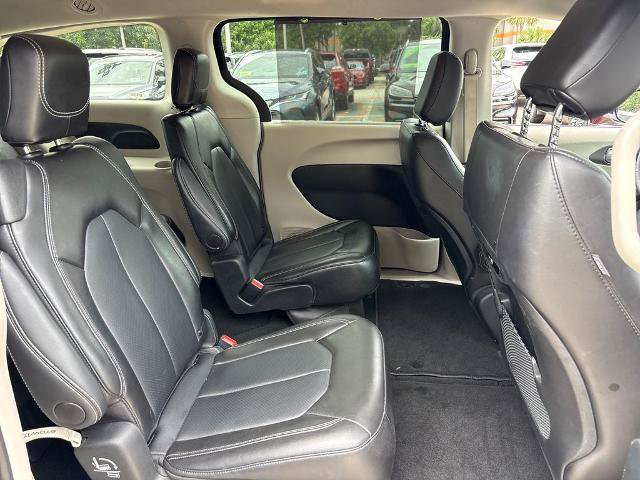 Used 2024 Chrysler Pacifica Touring-L FWD image 29