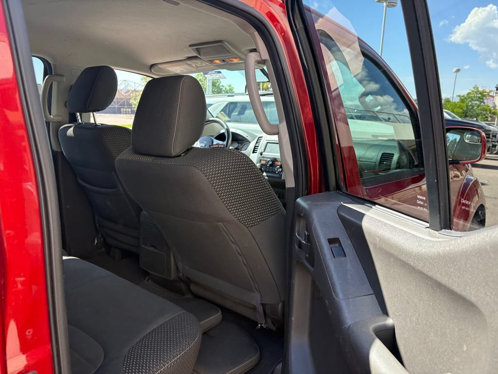 Used 2018 Nissan Frontier PRO-4X AWD/4WD image 29