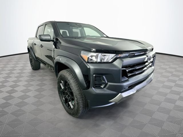 Used 2024 Chevrolet Colorado Trail Boss w/ LPO, Dark Essentials Package AWD/4WD image 4