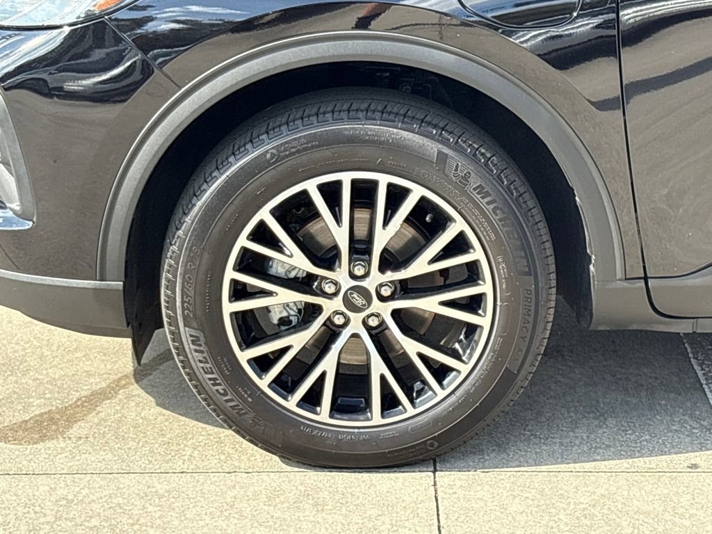 Certified 2025 Ford Escape Base image 11