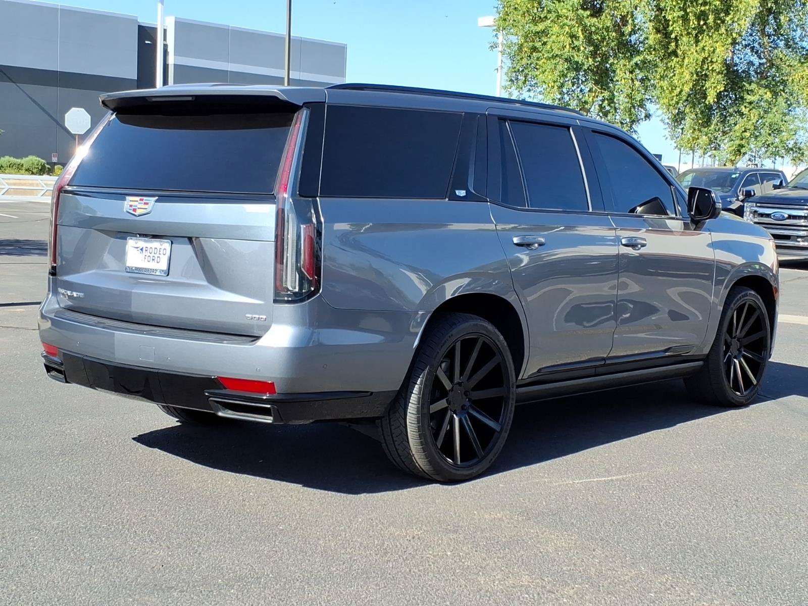 Used 2021 Cadillac Escalade Sport w/ Driver Assist Tech Package AWD/4WD image 5