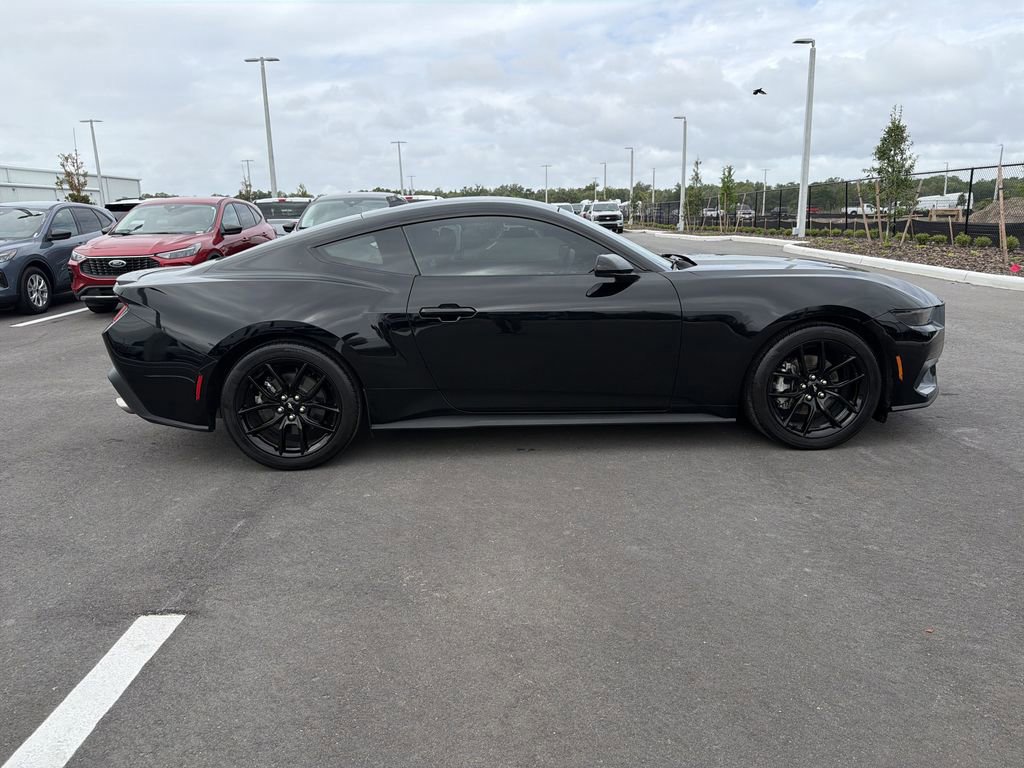 Certified 2025 Ford Mustang Coupe image 3
